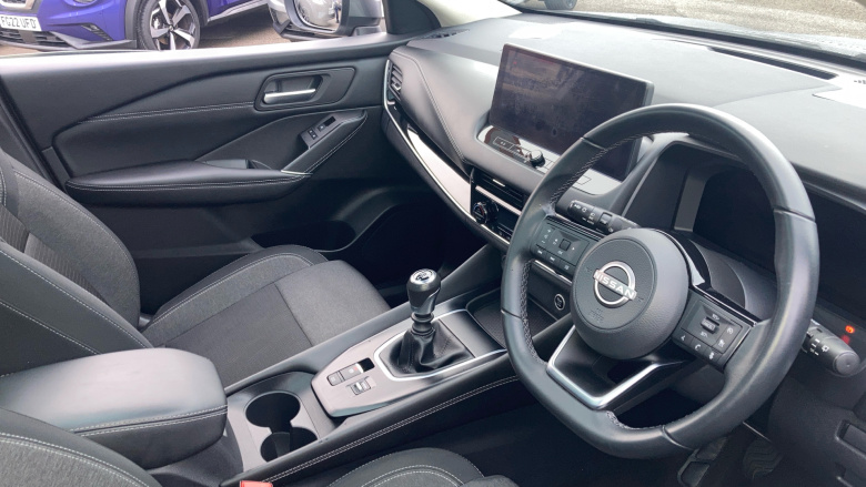 Nissan Qashqai 1.3 DiG-T MH N-Connecta 5dr Petrol Hatchback